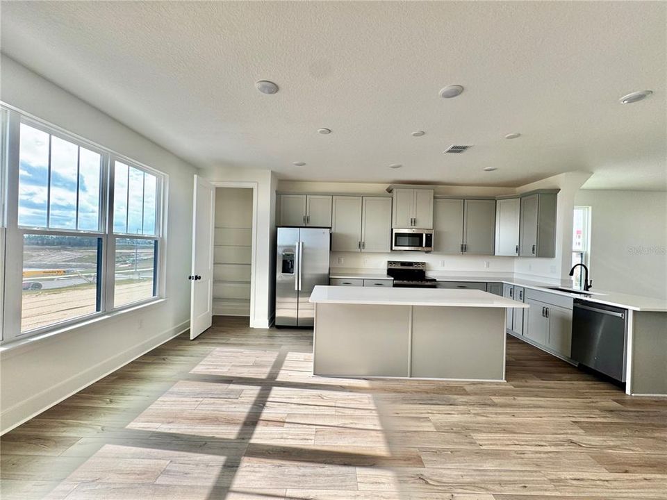 For Rent: $3,050 (4 beds, 3 baths, 1846 Square Feet)