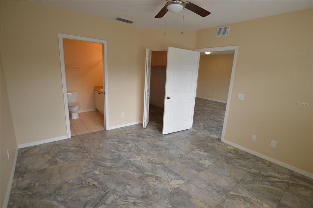 For Sale: $149,000 (2 beds, 2 baths, 1024 Square Feet)
