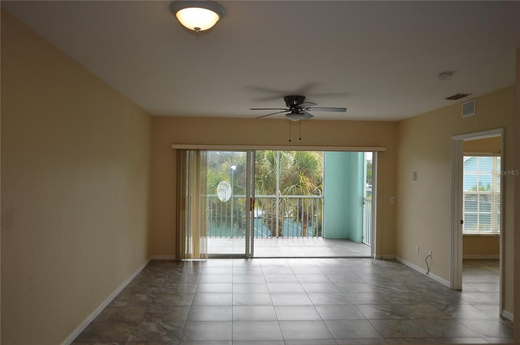 For Sale: $149,000 (2 beds, 2 baths, 1024 Square Feet)