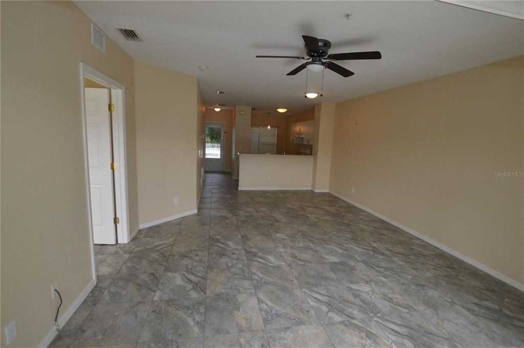 For Sale: $149,000 (2 beds, 2 baths, 1024 Square Feet)