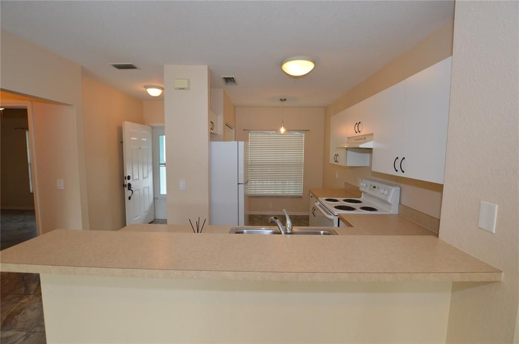 For Sale: $149,000 (2 beds, 2 baths, 1024 Square Feet)