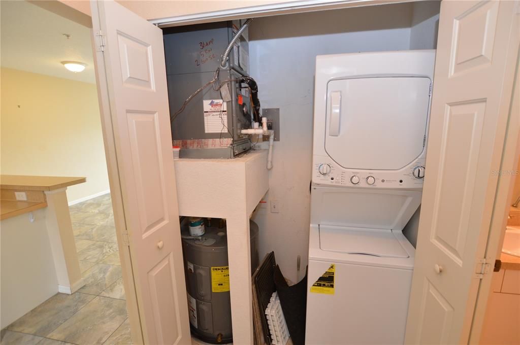 For Sale: $149,000 (2 beds, 2 baths, 1024 Square Feet)