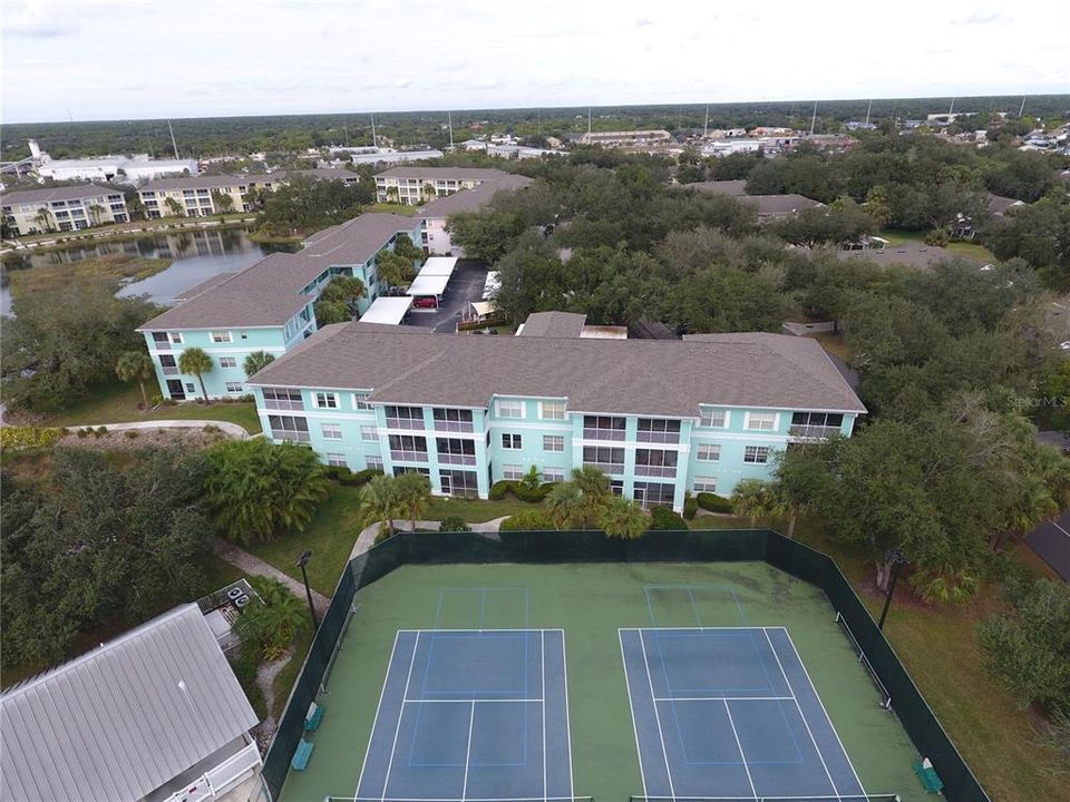 For Sale: $149,000 (2 beds, 2 baths, 1024 Square Feet)