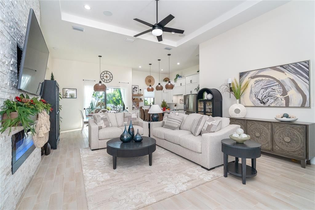 На продажу: $675,000 (3 спален, 2 ванн, 2004 Квадратных фут)