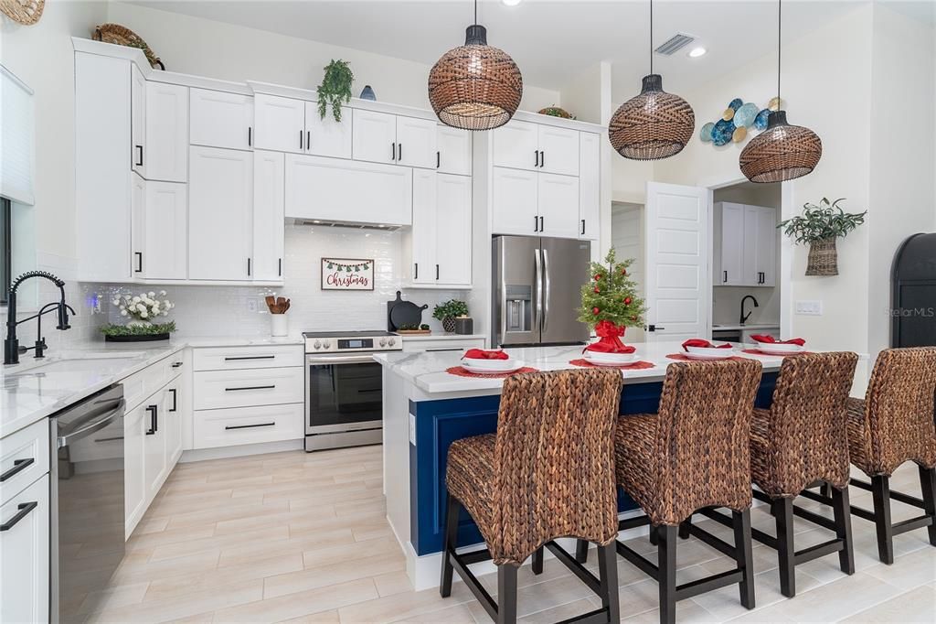 На продажу: $675,000 (3 спален, 2 ванн, 2004 Квадратных фут)