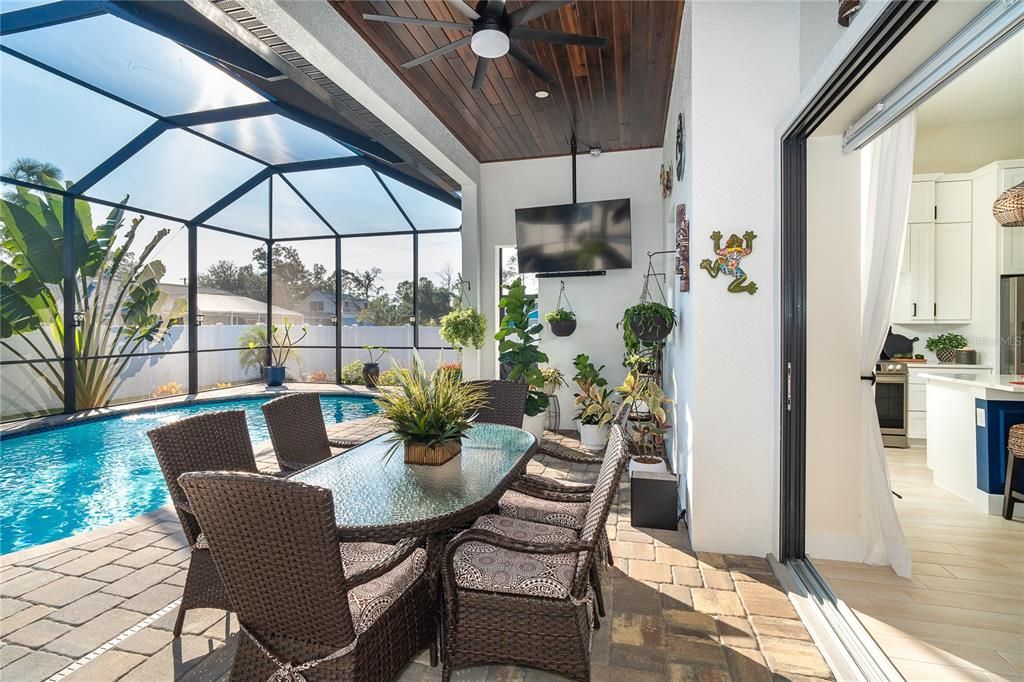 На продажу: $675,000 (3 спален, 2 ванн, 2004 Квадратных фут)