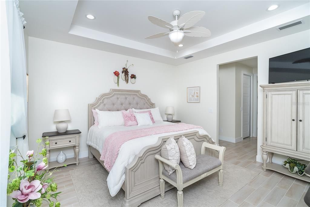 На продажу: $675,000 (3 спален, 2 ванн, 2004 Квадратных фут)