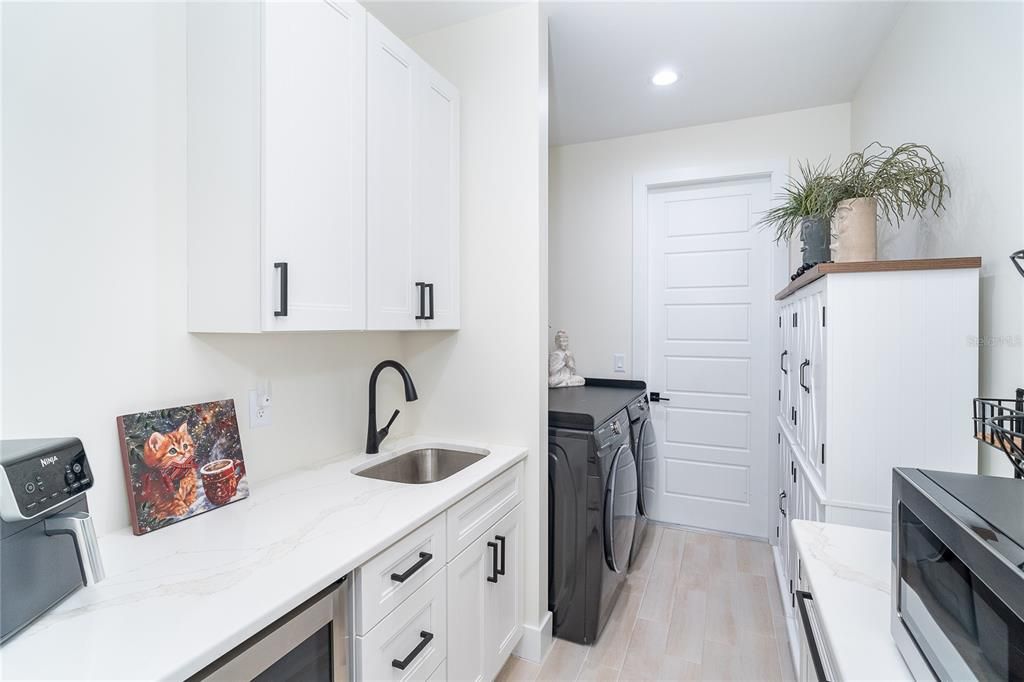 На продажу: $675,000 (3 спален, 2 ванн, 2004 Квадратных фут)