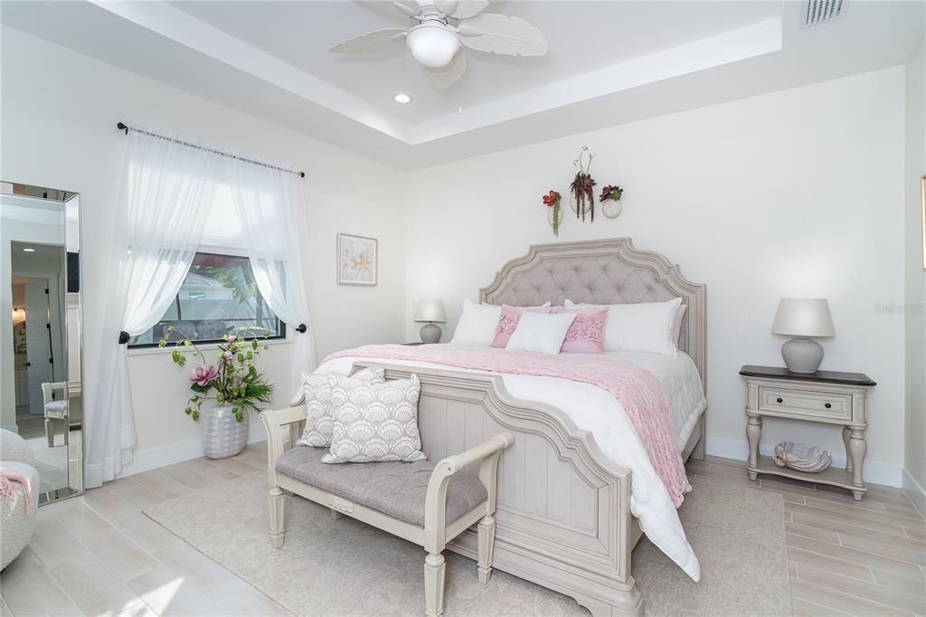 На продажу: $675,000 (3 спален, 2 ванн, 2004 Квадратных фут)