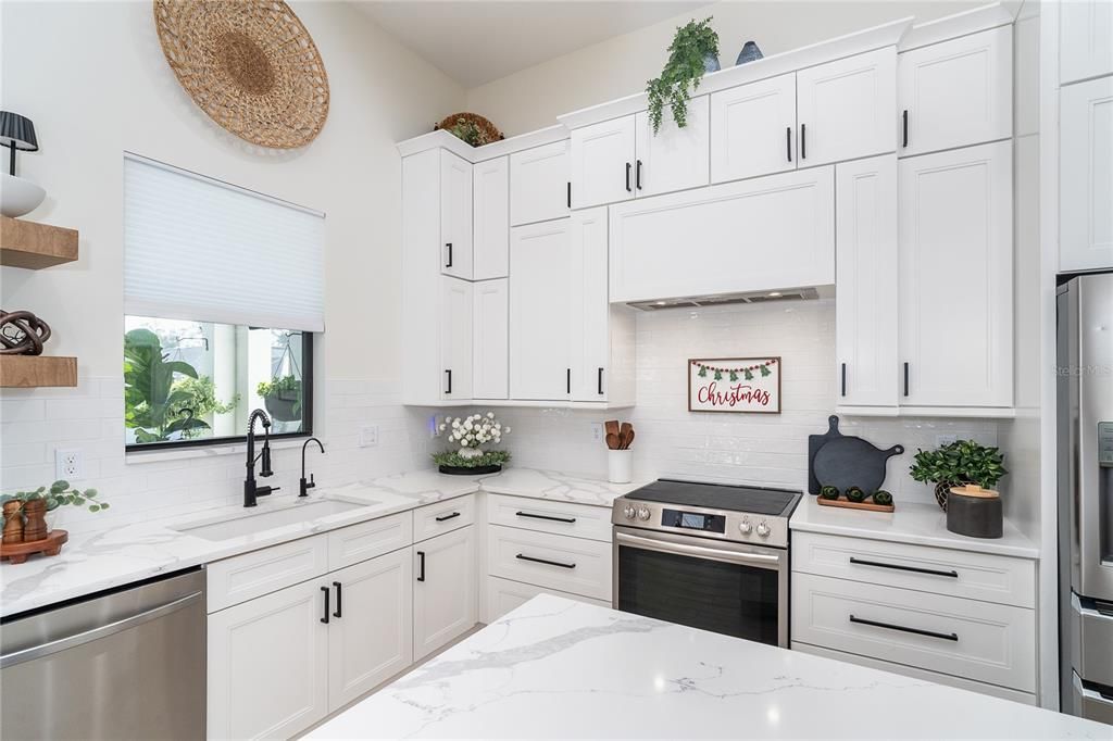 На продажу: $675,000 (3 спален, 2 ванн, 2004 Квадратных фут)