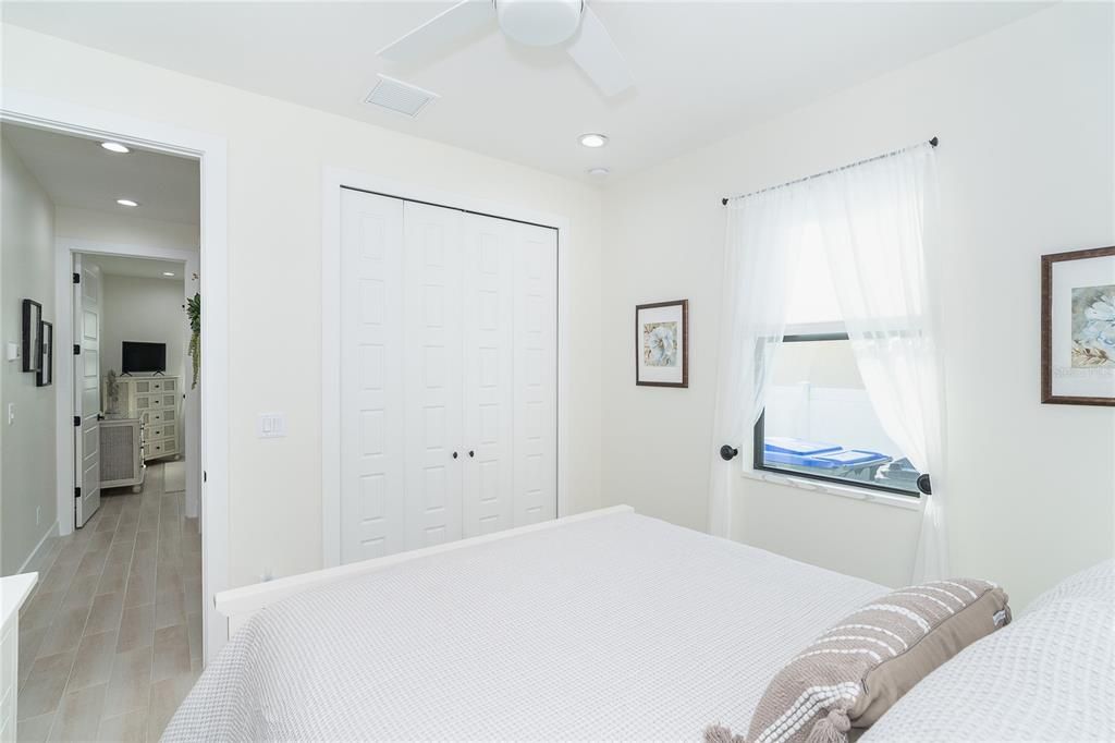 На продажу: $675,000 (3 спален, 2 ванн, 2004 Квадратных фут)