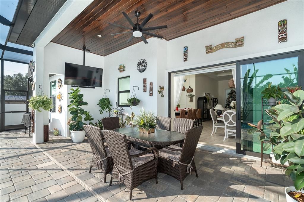 На продажу: $675,000 (3 спален, 2 ванн, 2004 Квадратных фут)