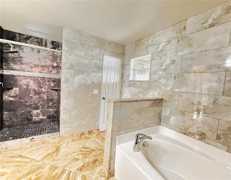 待售: $334,900 (4 贝兹, 2 浴室, 2088 平方英尺)