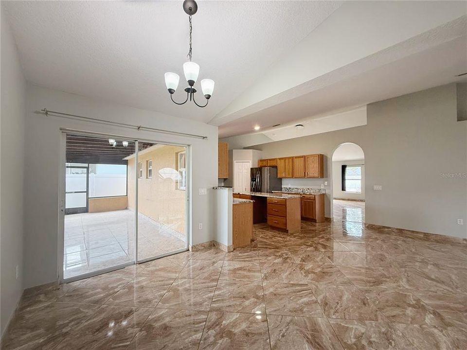 待售: $334,900 (4 贝兹, 2 浴室, 2088 平方英尺)