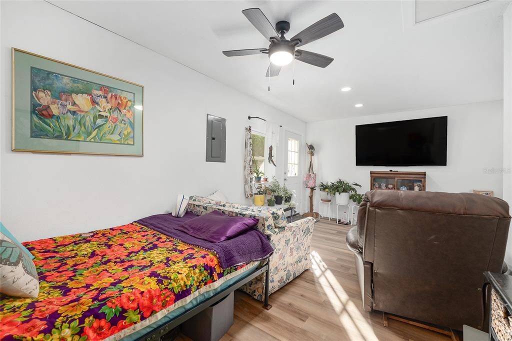 待售: $310,000 (3 贝兹, 2 浴室, 1330 平方英尺)