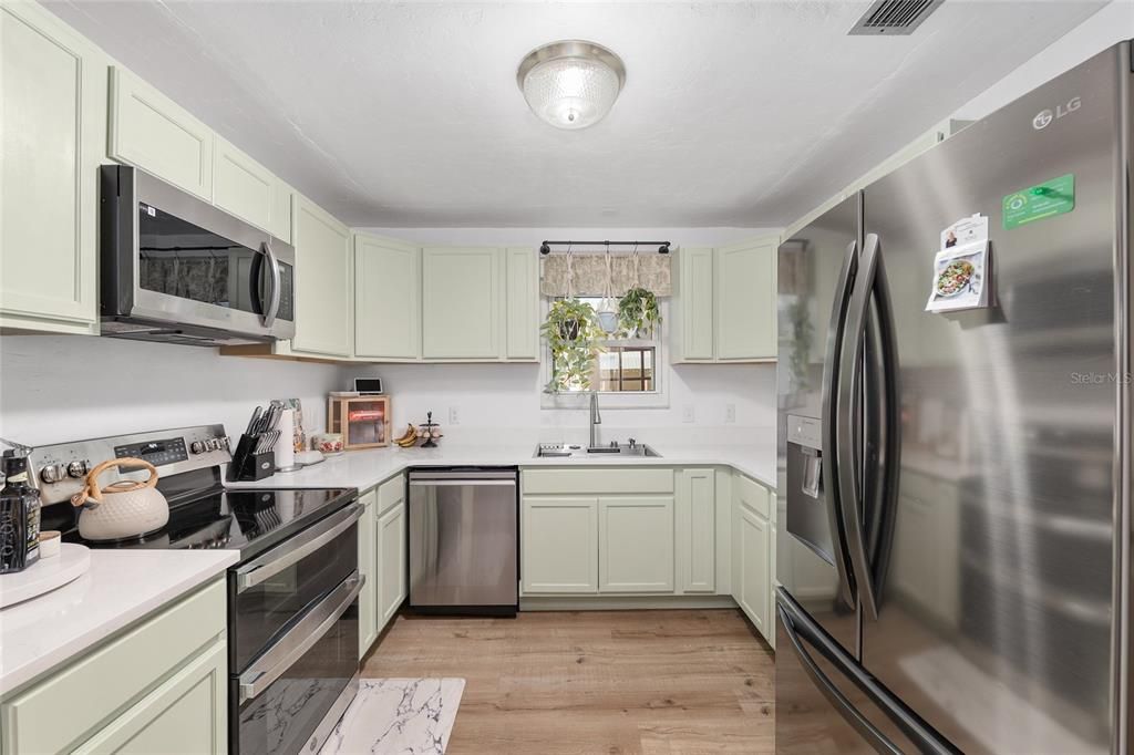 待售: $310,000 (3 贝兹, 2 浴室, 1330 平方英尺)