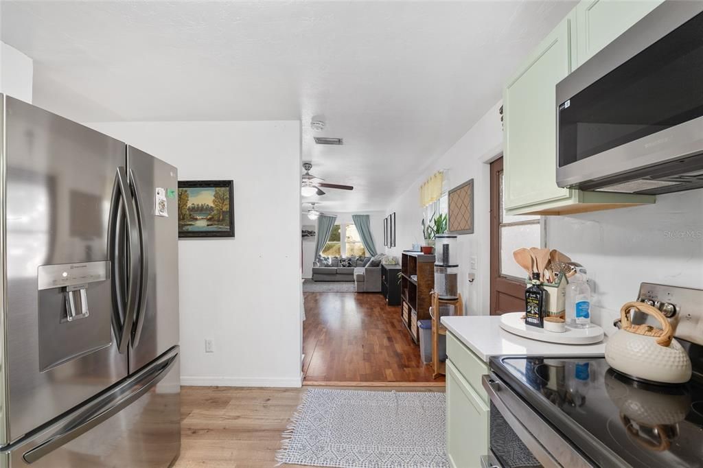 待售: $310,000 (3 贝兹, 2 浴室, 1330 平方英尺)