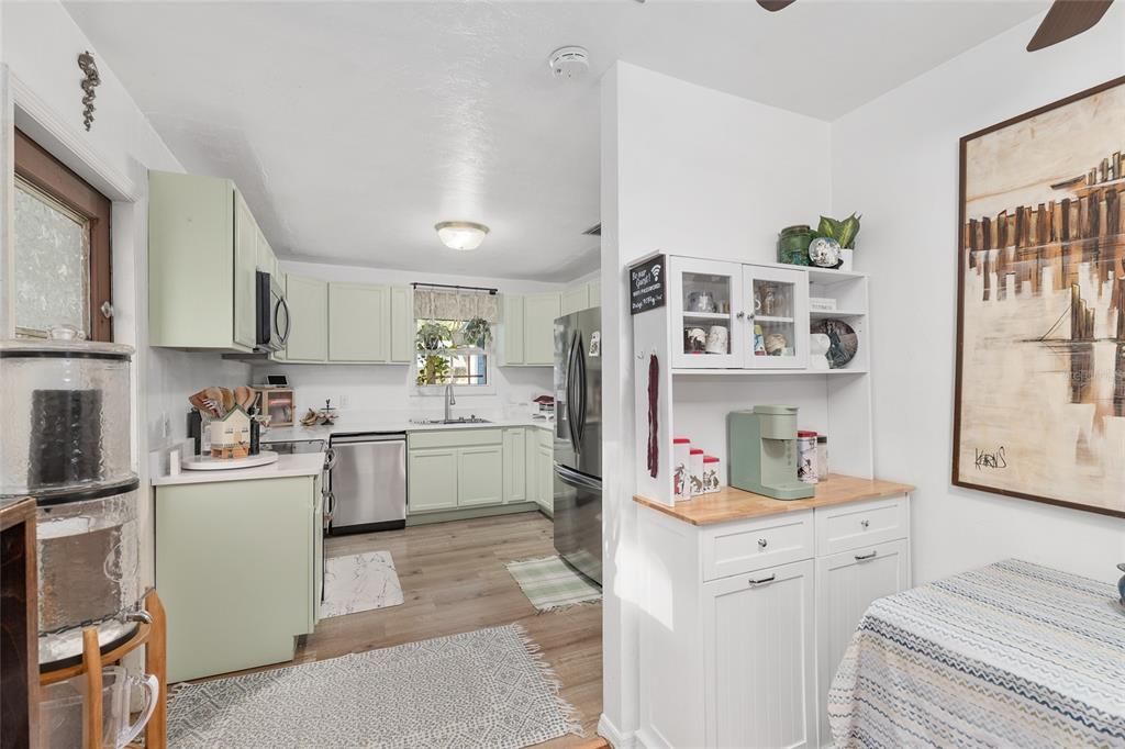 待售: $310,000 (3 贝兹, 2 浴室, 1330 平方英尺)