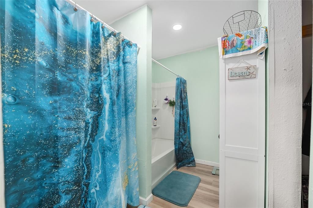 待售: $310,000 (3 贝兹, 2 浴室, 1330 平方英尺)