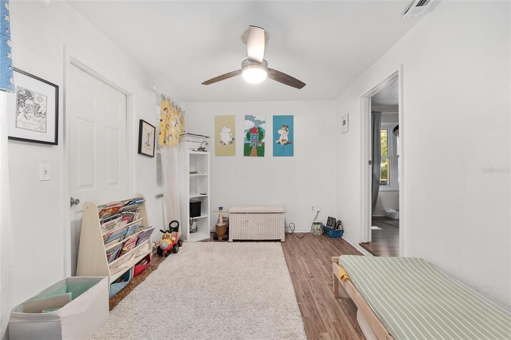 待售: $310,000 (3 贝兹, 2 浴室, 1330 平方英尺)