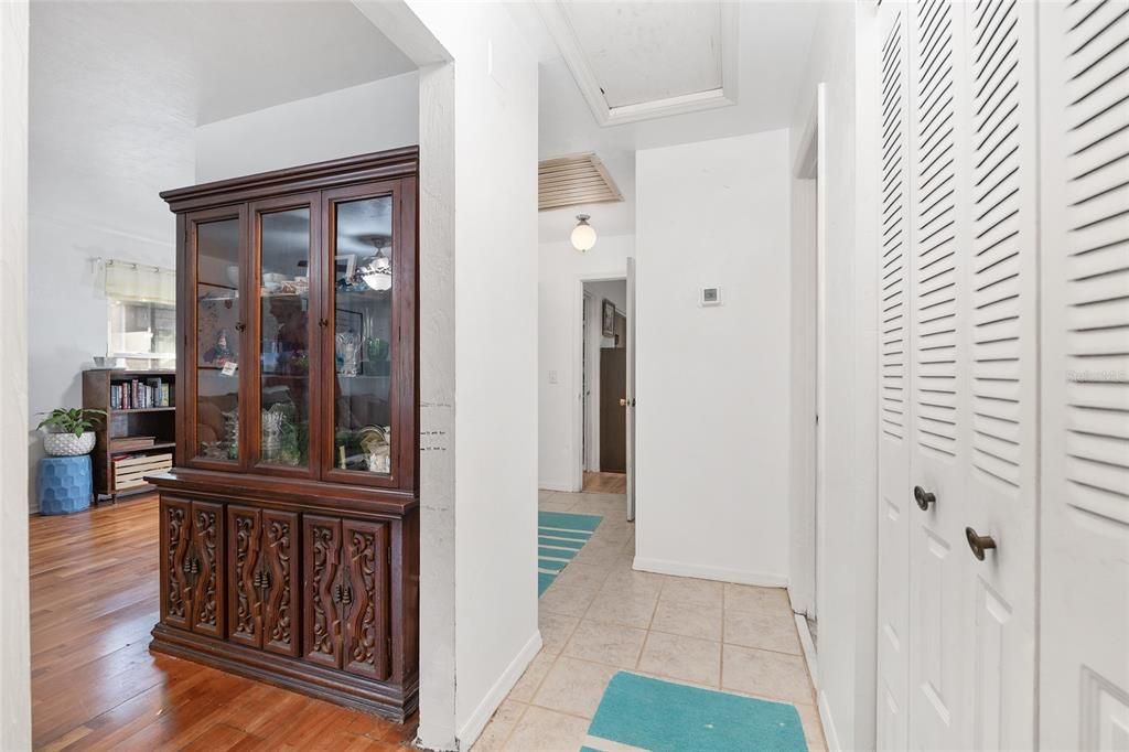 待售: $310,000 (3 贝兹, 2 浴室, 1330 平方英尺)