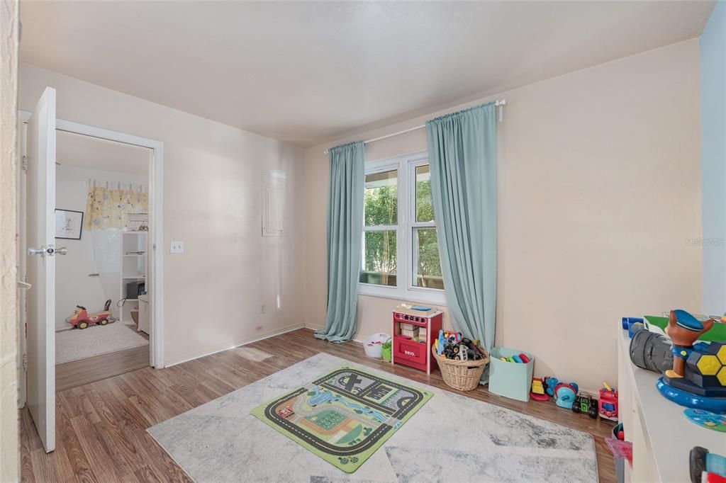 待售: $310,000 (3 贝兹, 2 浴室, 1330 平方英尺)