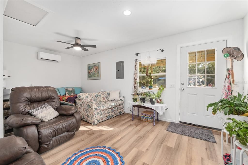 待售: $310,000 (3 贝兹, 2 浴室, 1330 平方英尺)