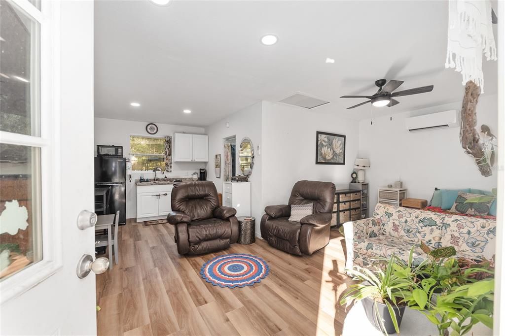 待售: $310,000 (3 贝兹, 2 浴室, 1330 平方英尺)