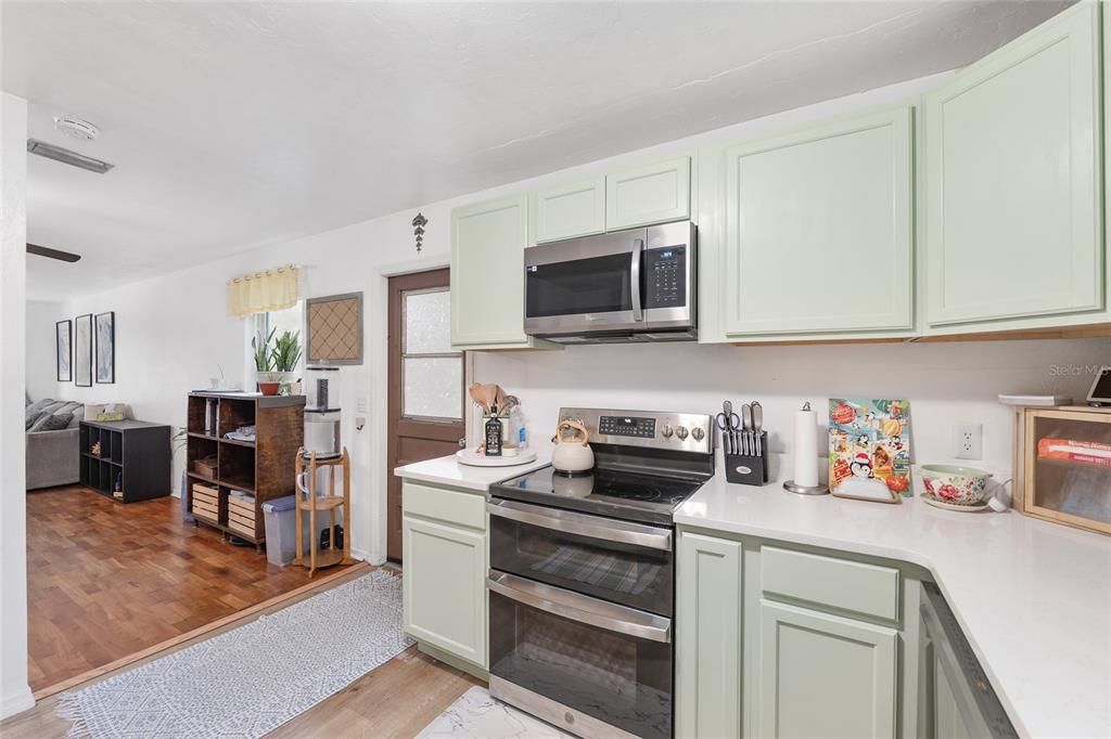 待售: $310,000 (3 贝兹, 2 浴室, 1330 平方英尺)