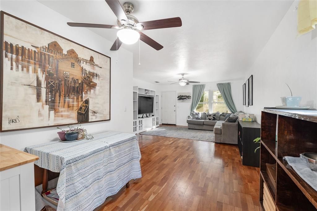 待售: $310,000 (3 贝兹, 2 浴室, 1330 平方英尺)