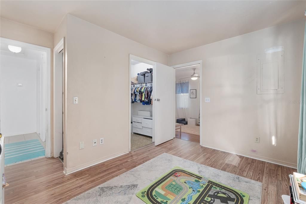 待售: $310,000 (3 贝兹, 2 浴室, 1330 平方英尺)