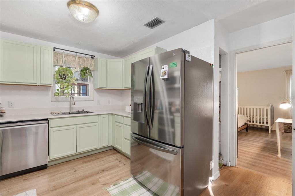 待售: $310,000 (3 贝兹, 2 浴室, 1330 平方英尺)