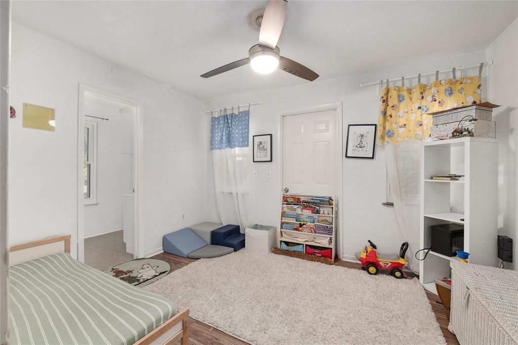 待售: $310,000 (3 贝兹, 2 浴室, 1330 平方英尺)