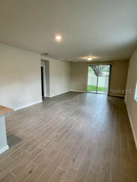 For Rent: $2,145 (4 beds, 2 baths, 1682 Square Feet)