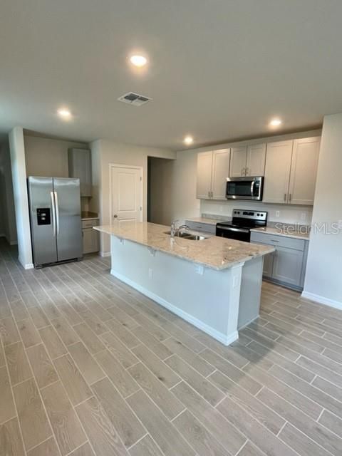 For Rent: $2,145 (4 beds, 2 baths, 1682 Square Feet)