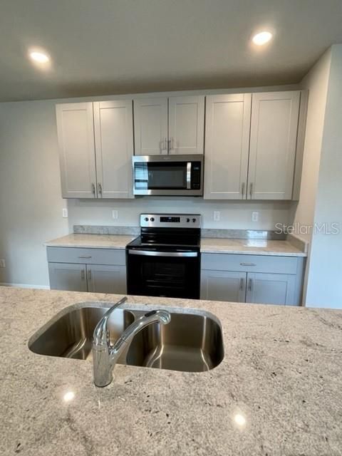 For Rent: $2,145 (4 beds, 2 baths, 1682 Square Feet)