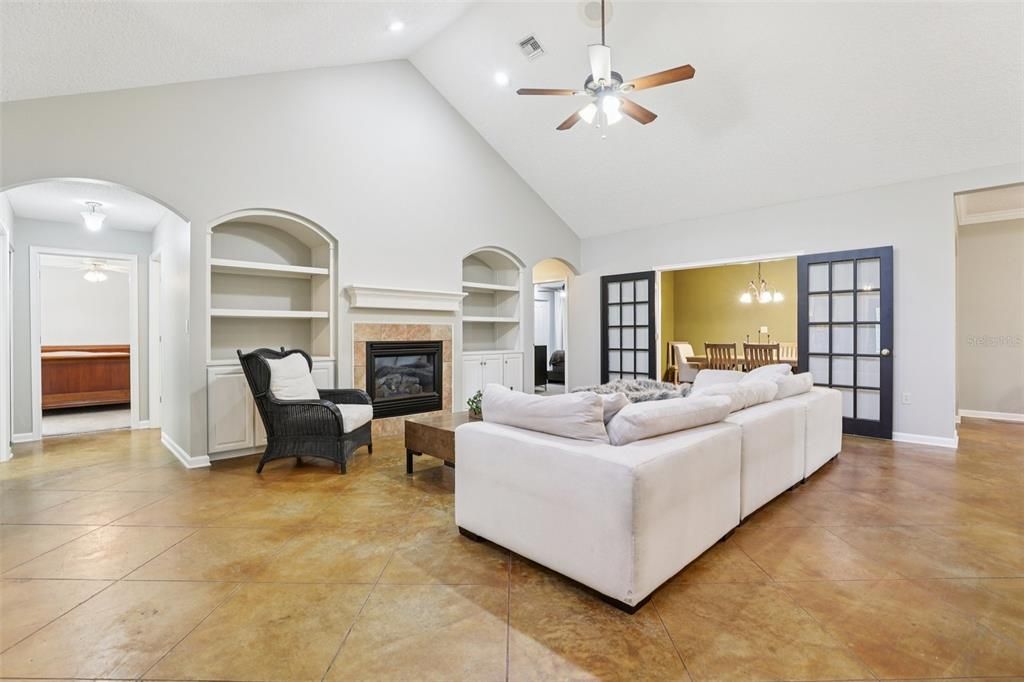 На продажу: $1,599,000 (5 спален, 4 ванн, 3824 Квадратных фут)