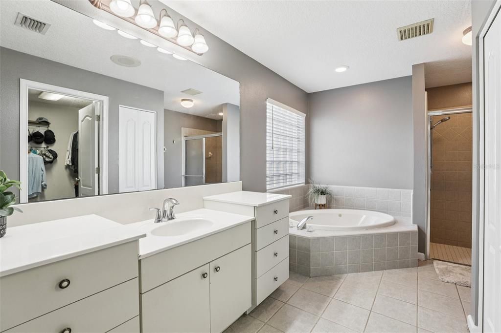 На продажу: $1,599,000 (5 спален, 4 ванн, 3824 Квадратных фут)