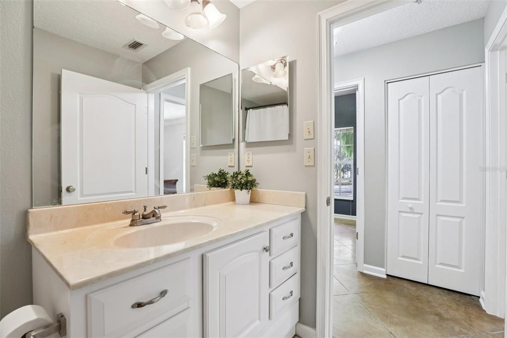 На продажу: $1,599,000 (5 спален, 4 ванн, 3824 Квадратных фут)