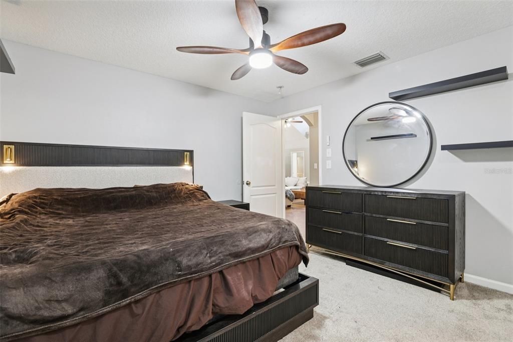 На продажу: $1,599,000 (5 спален, 4 ванн, 3824 Квадратных фут)