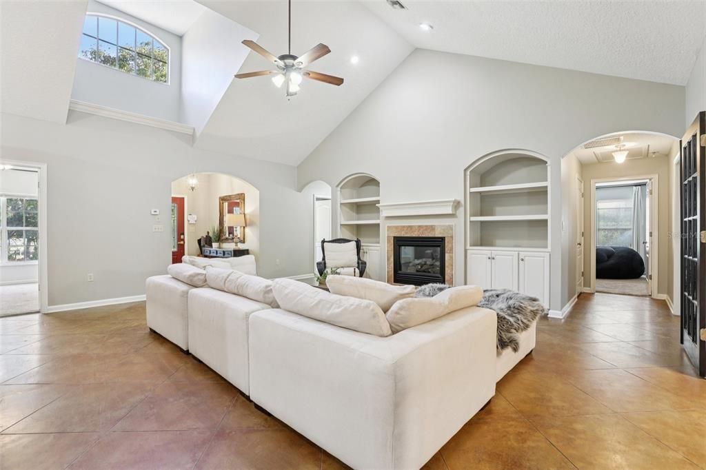 На продажу: $1,599,000 (5 спален, 4 ванн, 3824 Квадратных фут)