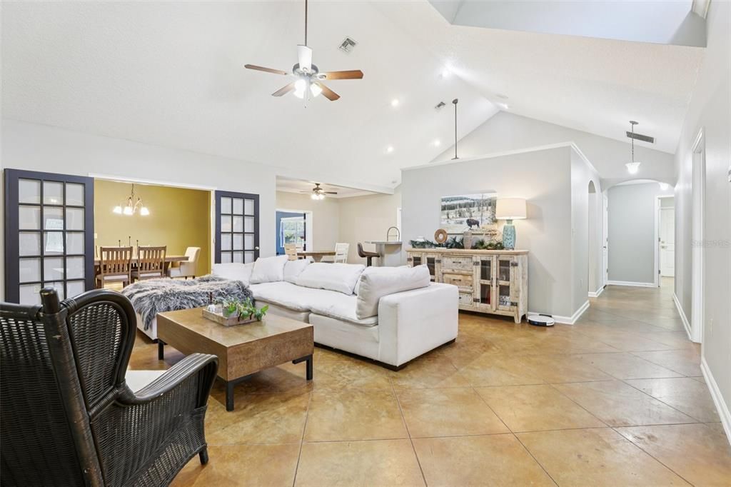 На продажу: $1,599,000 (5 спален, 4 ванн, 3824 Квадратных фут)