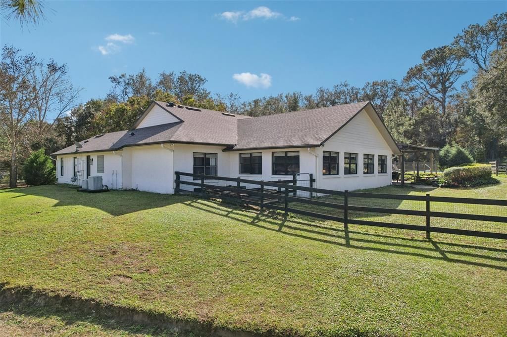 На продажу: $1,599,000 (5 спален, 4 ванн, 3824 Квадратных фут)