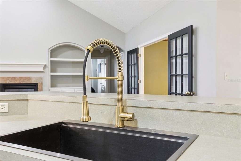 На продажу: $1,599,000 (5 спален, 4 ванн, 3824 Квадратных фут)