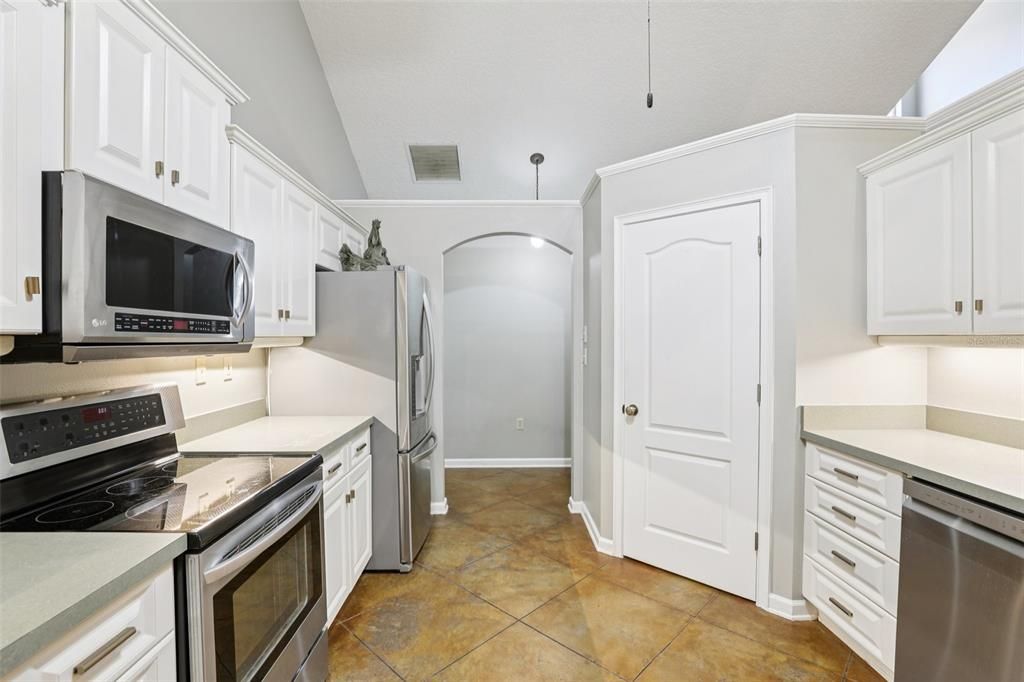 На продажу: $1,599,000 (5 спален, 4 ванн, 3824 Квадратных фут)