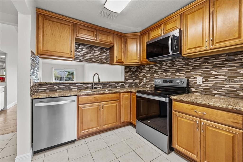 En Venta: $339,900 (2 camas, 2 baños, 939 Pies cuadrados)