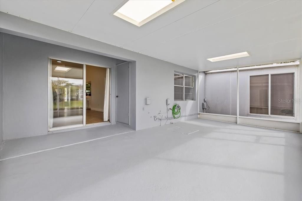 En Venta: $339,900 (2 camas, 2 baños, 939 Pies cuadrados)