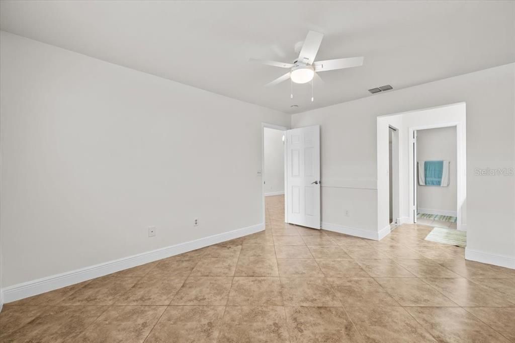 En Venta: $339,900 (2 camas, 2 baños, 939 Pies cuadrados)