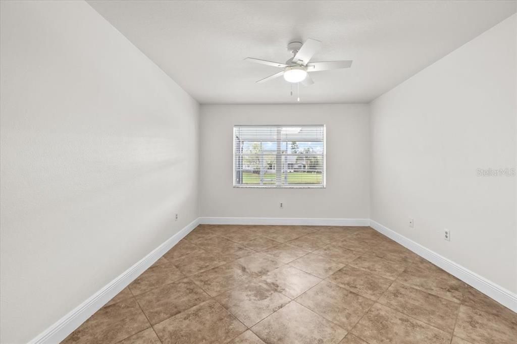 En Venta: $339,900 (2 camas, 2 baños, 939 Pies cuadrados)