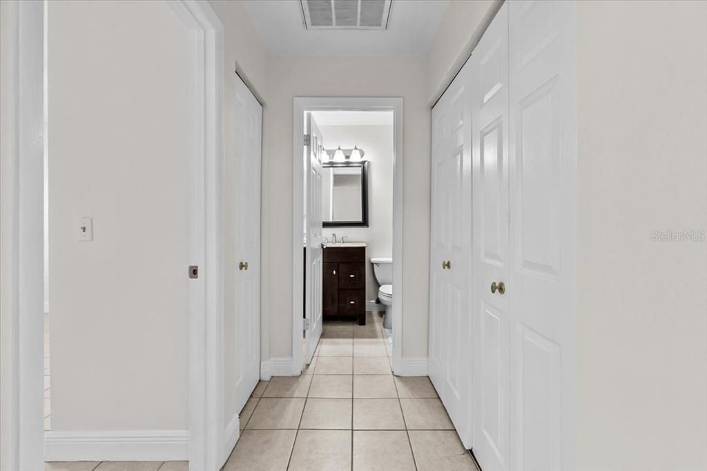 En Venta: $339,900 (2 camas, 2 baños, 939 Pies cuadrados)